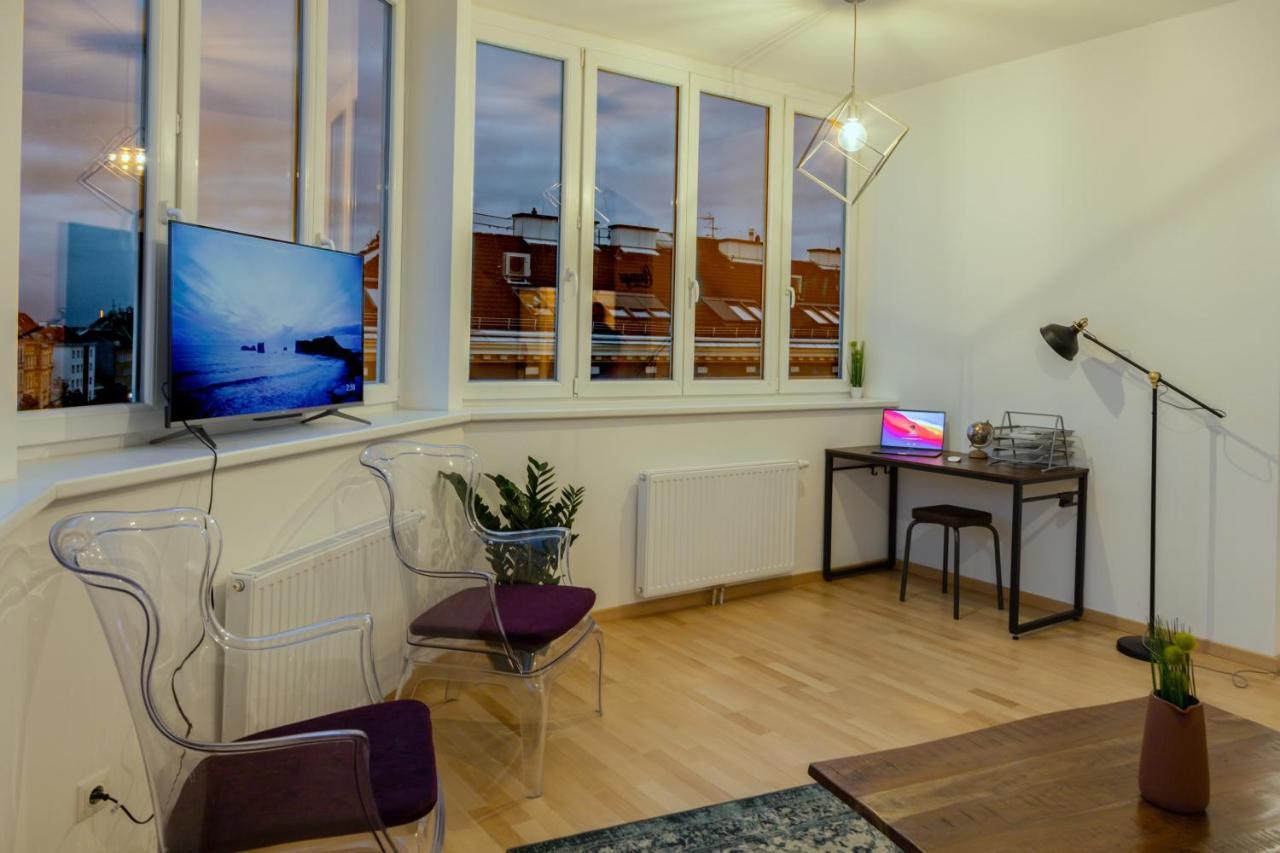 Apartamento Gesamte über Den Dächern Wiens Viena
